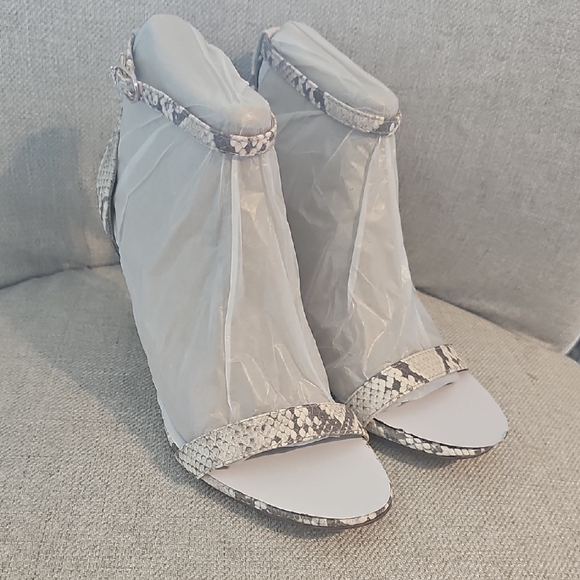 Sam Edelman Snakeskin Patterned  Ankle Strap Heels EUC - Picture 8 of 9